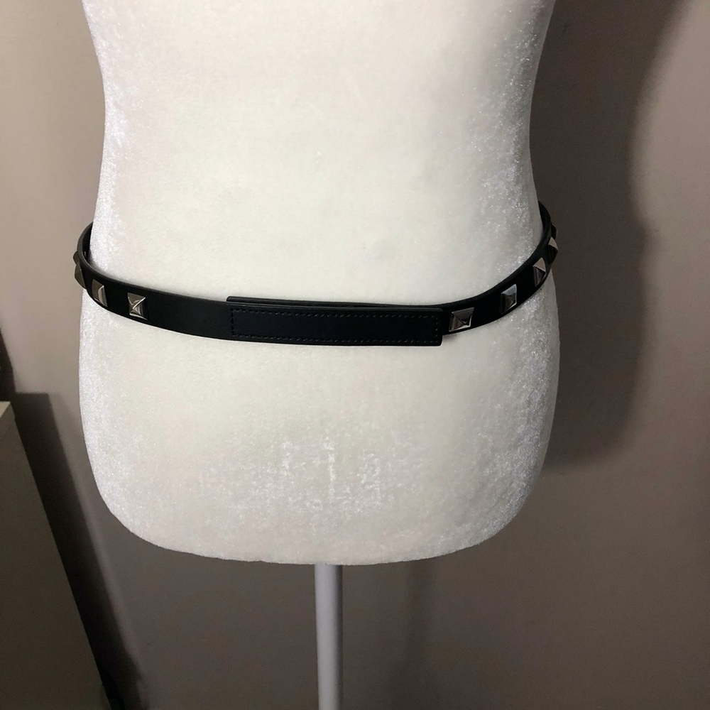 Black LEATHER Metallic Studded No Buckle Belt